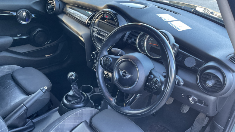 MINI Hatchback 1.5 Cooper 5dr Petrol Hatchback